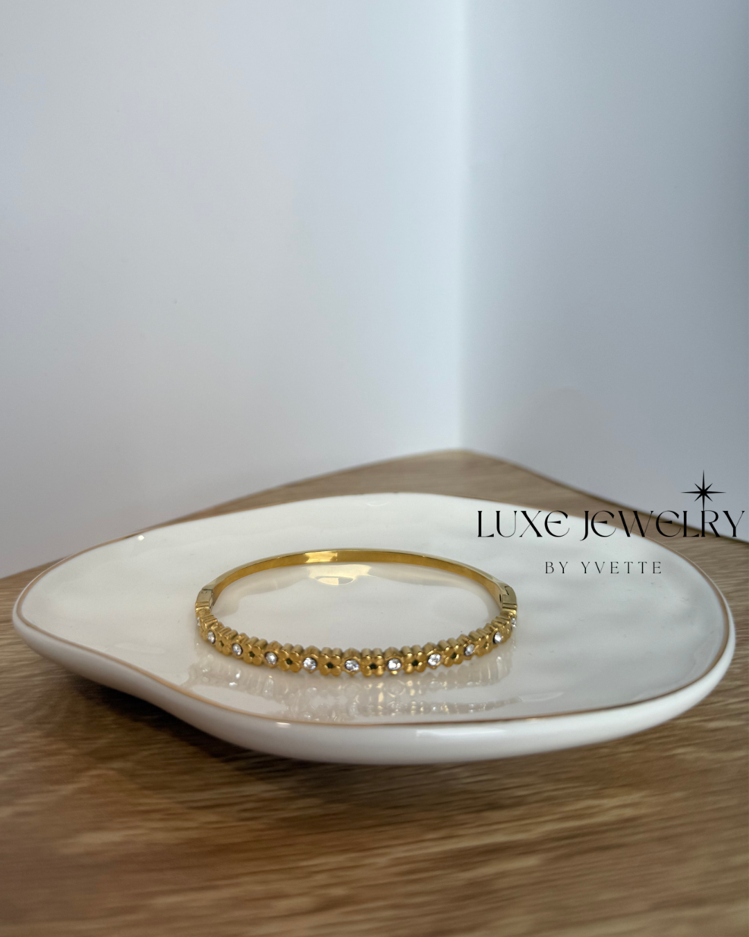 Daisy Glow Bangle